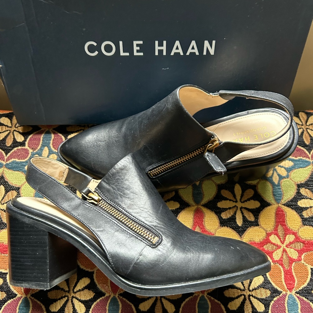 Cole Hann Womens black leather shoes